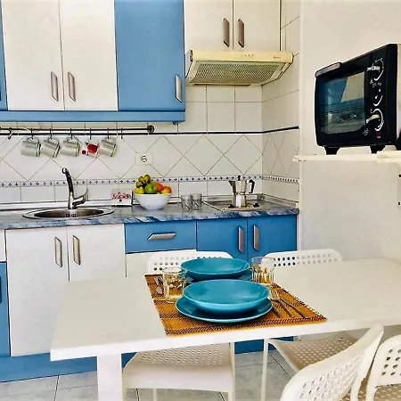 Apartment Beach And Pool In Playa de las Americas (Tenerife)